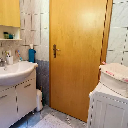 Sisters Promajna